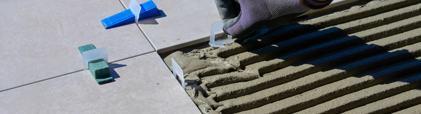 Faut-il peindre le placo avant de carreler